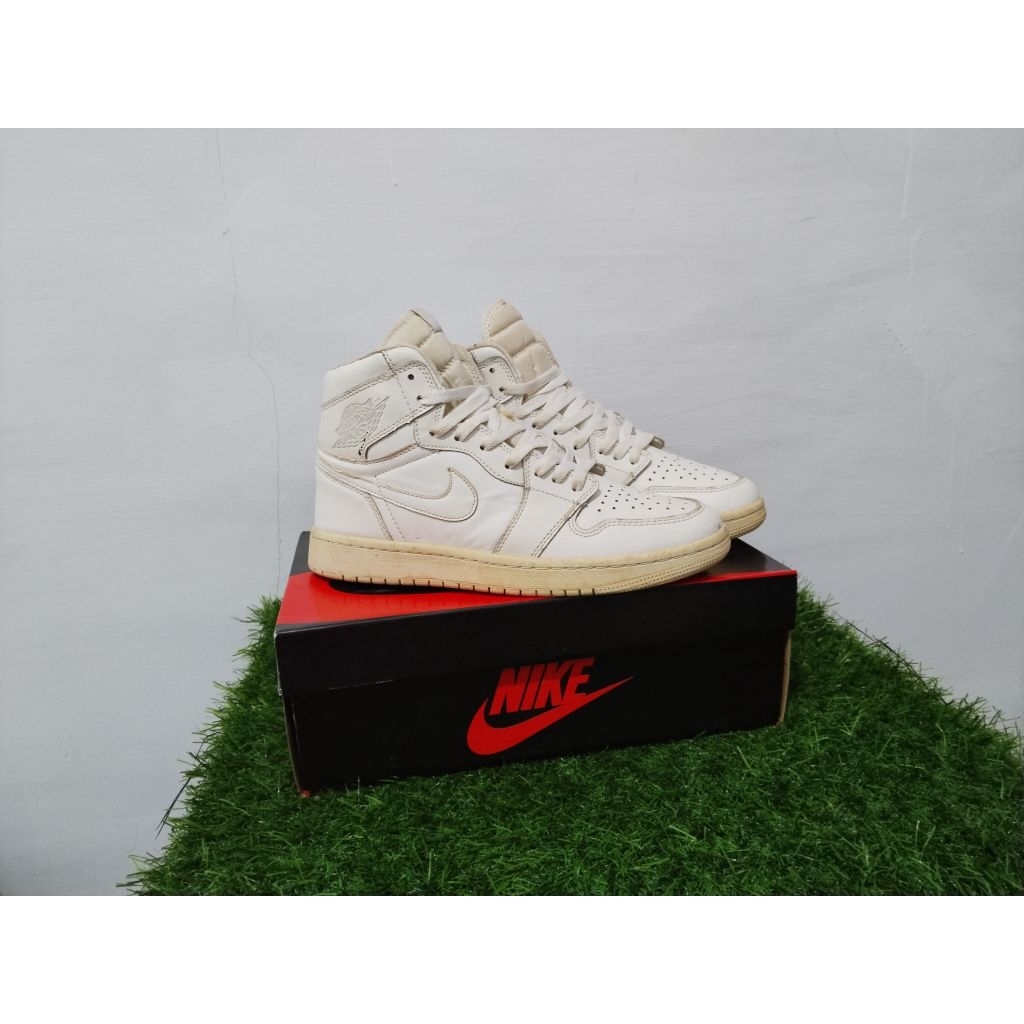 Air Jordan 1 Retro Mid Triple White Size 43
