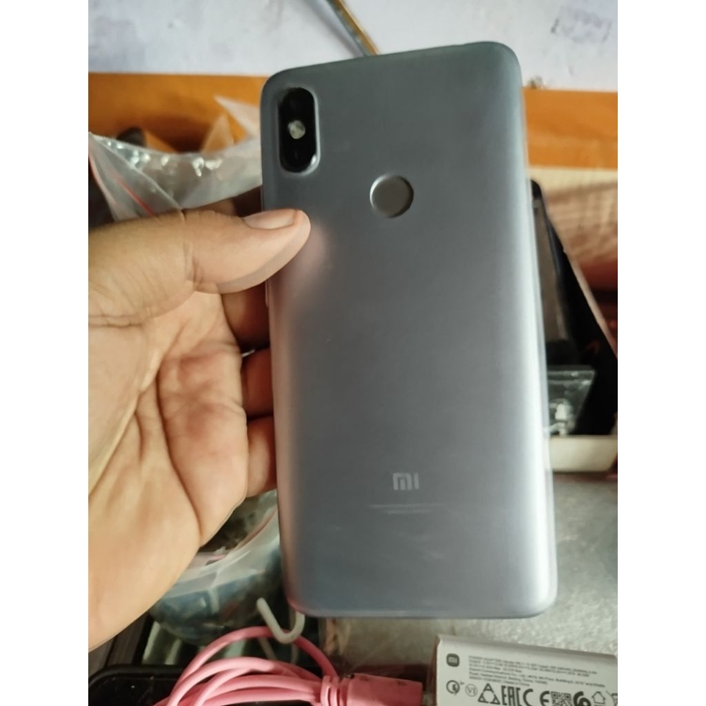 jual unit utuh hp bekas REDMI S2 RAM 3/32 minus sesuai fto tapi masih normal + layak pakai