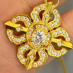Kalung Vajra Salib Berongga Metode Kuno yang Sedang Laris Terjual