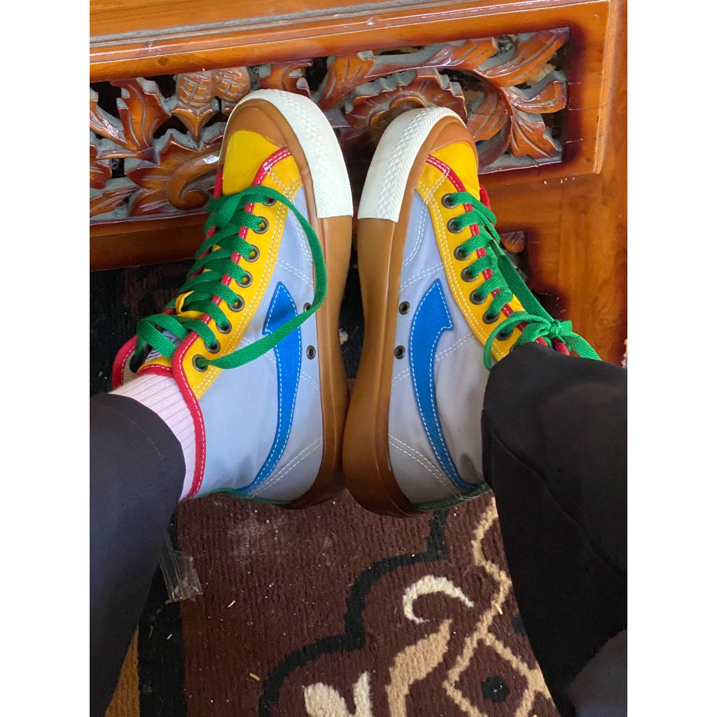 sepatu compass xpresii