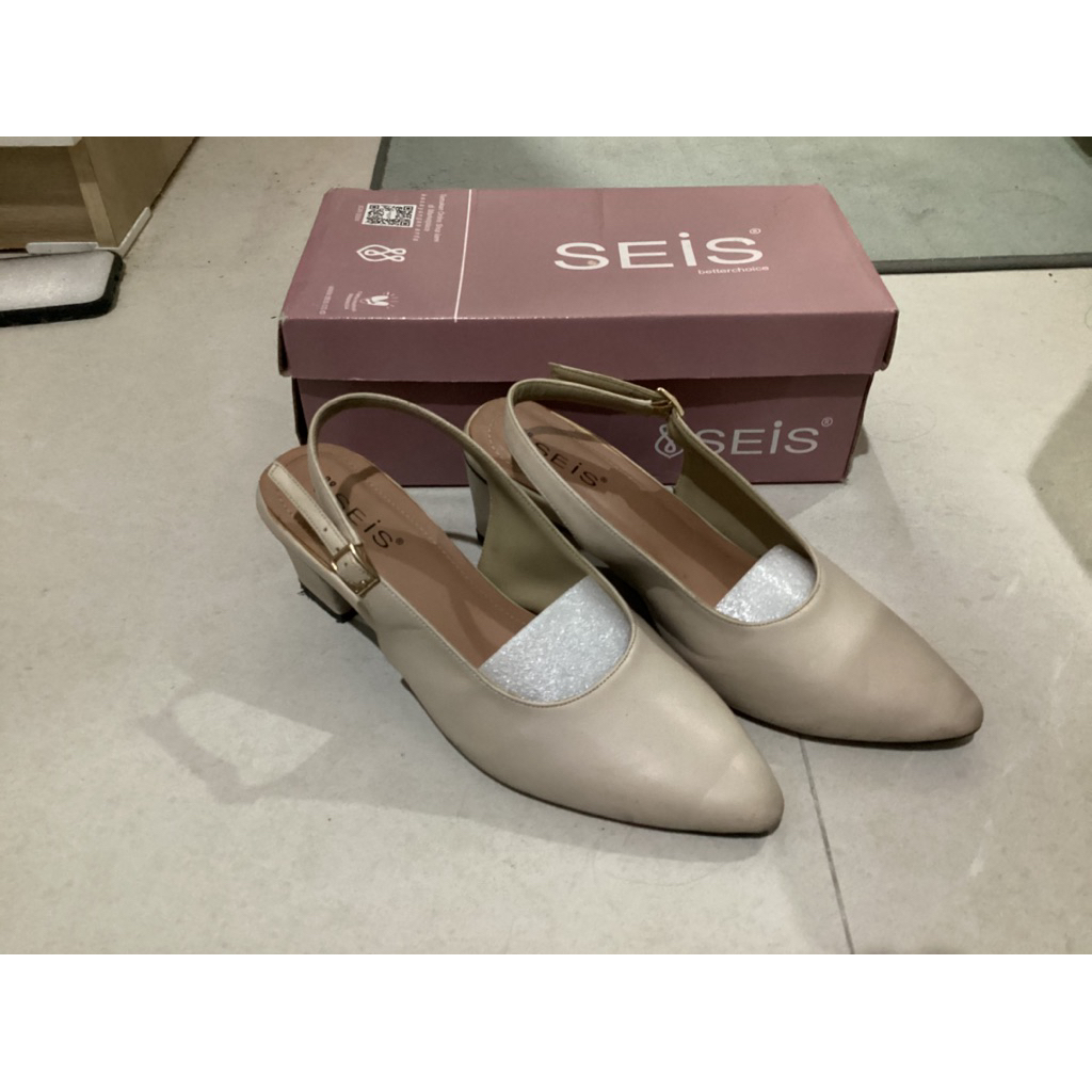 sepatu seis