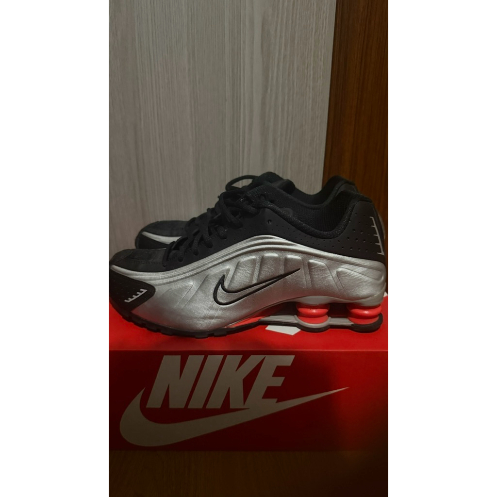 Nike Shox R4 Red Metalic Silver Black