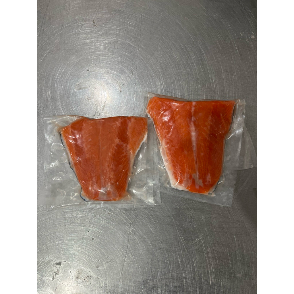Fillet bagian ekor salmon frozen premium 1kg