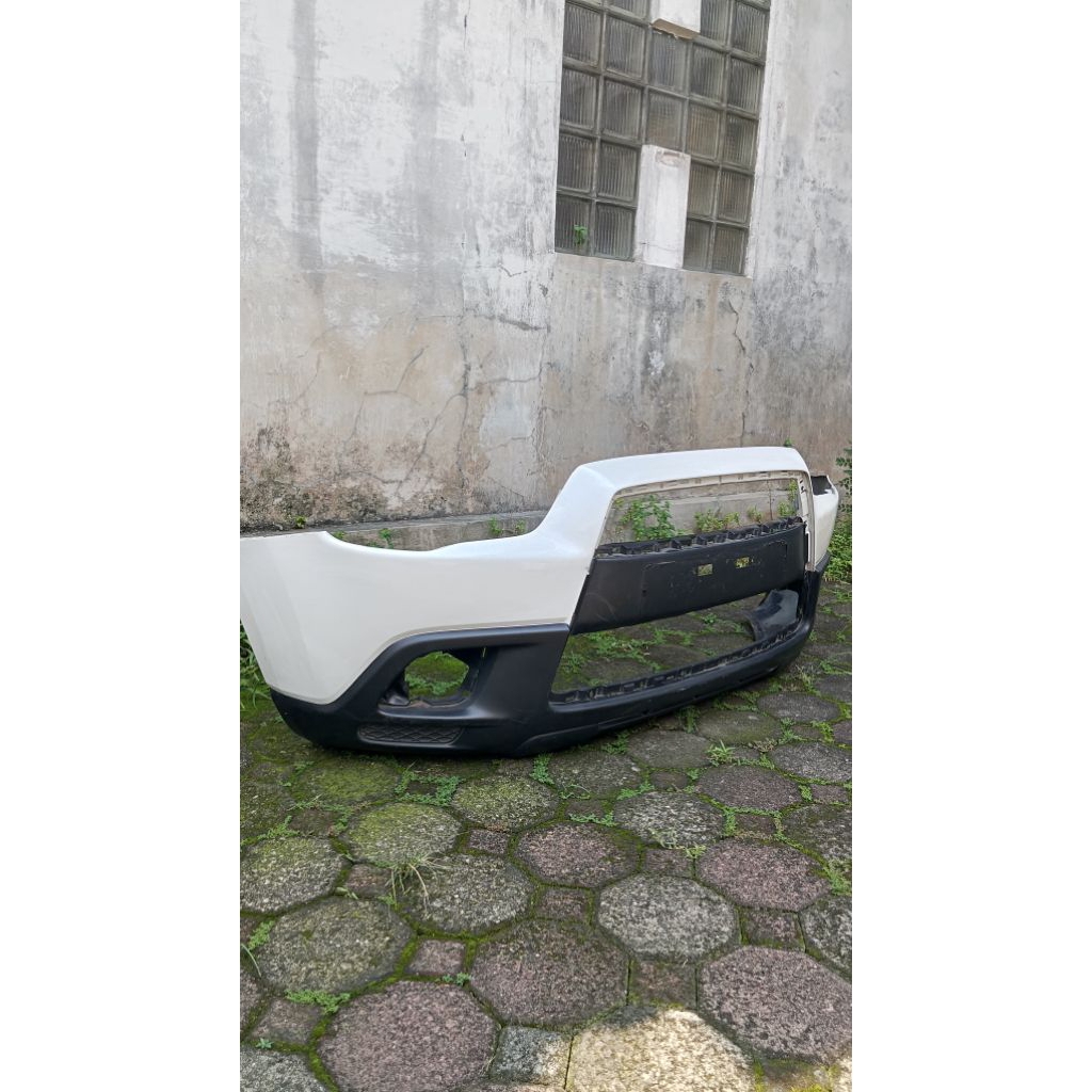 bemper depan Mitsubishi Outlander