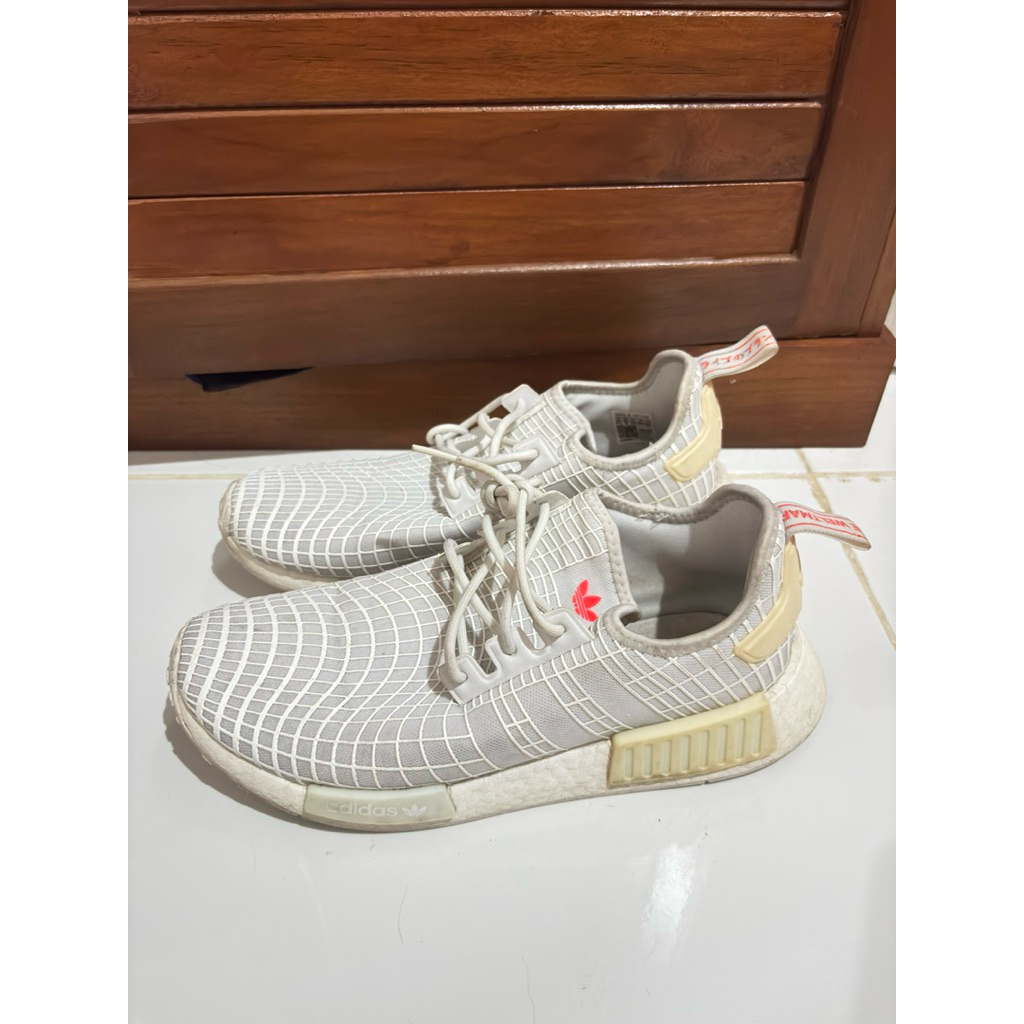Preloved Original Adidas NMD R1