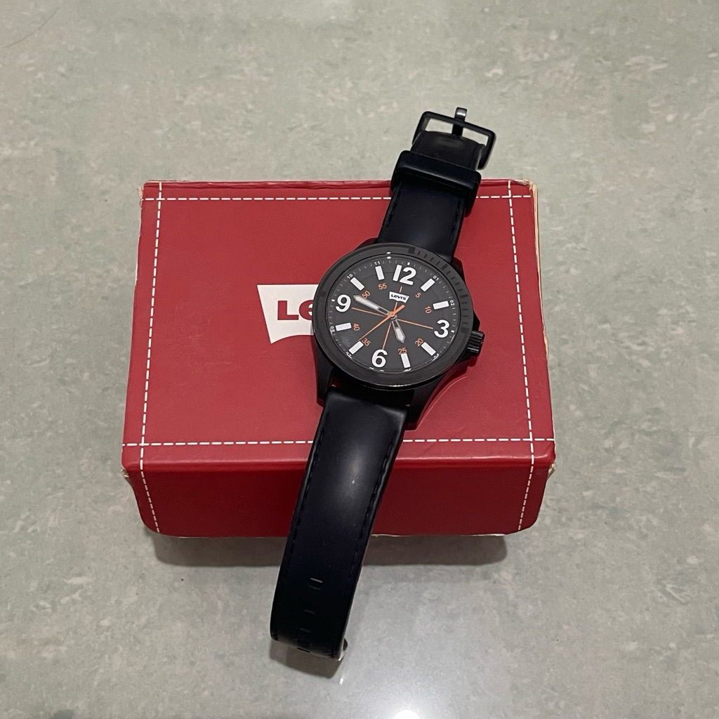 Jam Levi’s Original bekas Levis