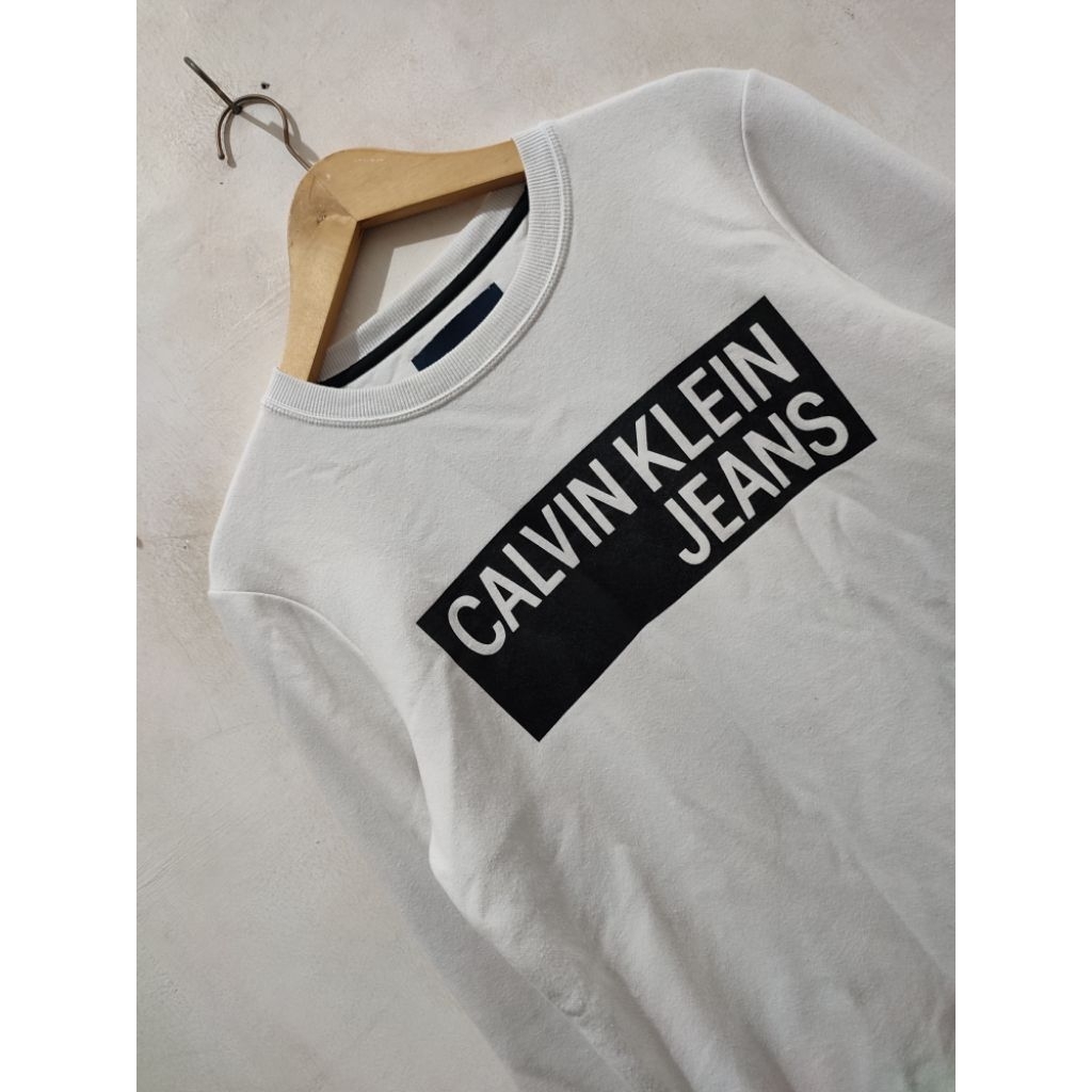 Crewneck Calvin Klein Jeans Putih