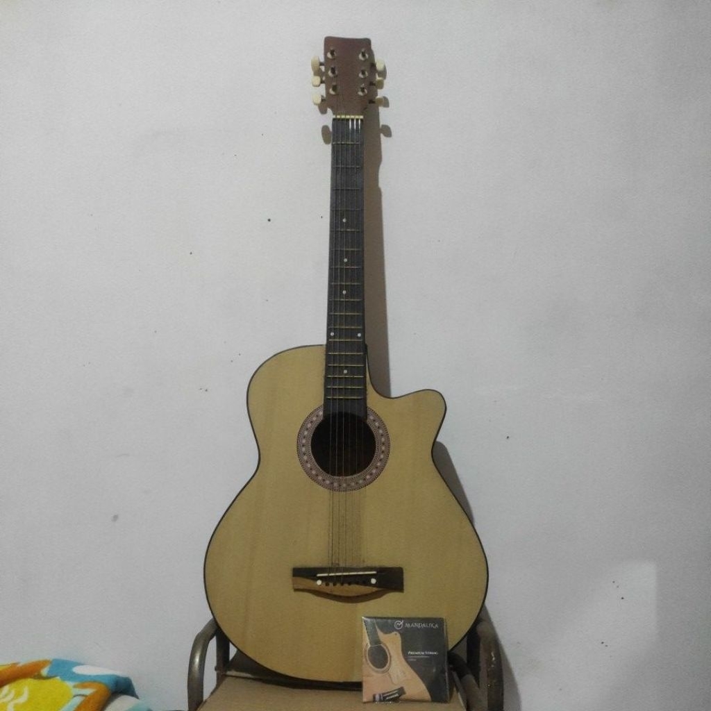 Gitar Akustik Yamaha FG-225 (Preloved/Second)