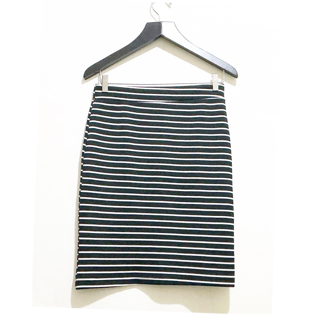 Rok Pendek Salur Scuba Pinggang Karet