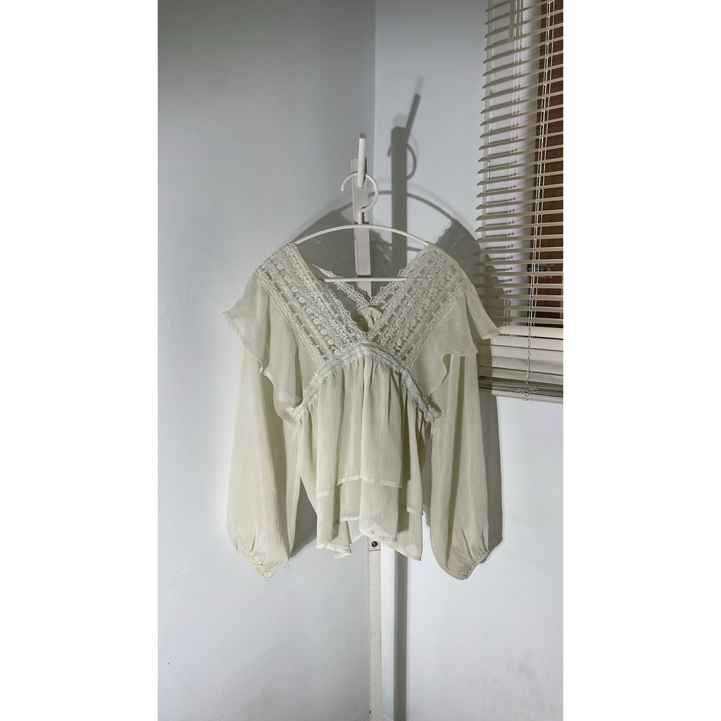Preloved Blouse Renda