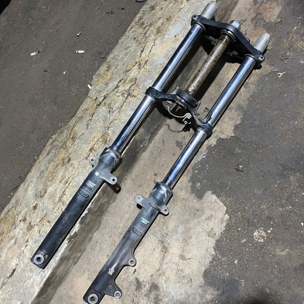 Shockbreker Shock Depan set Segitiga K15 CB150R Old