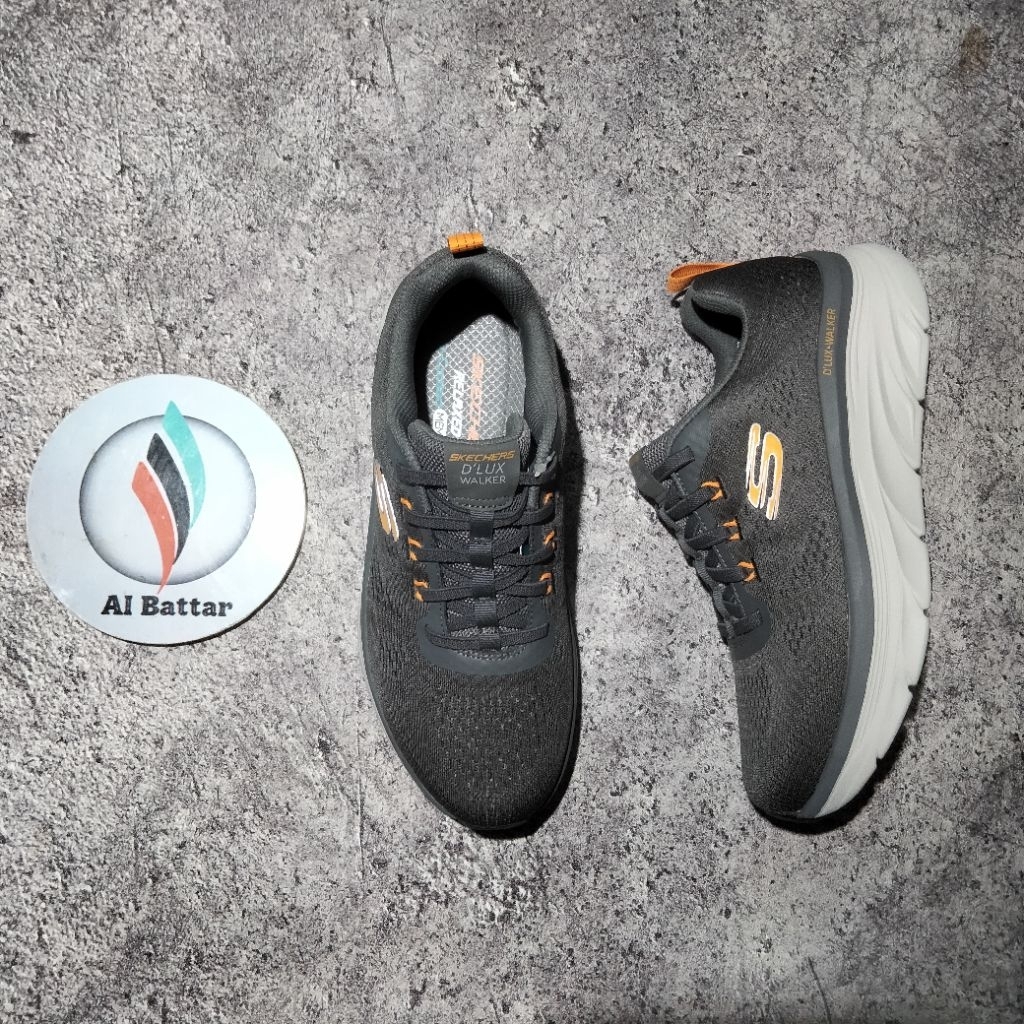 SEPATU SKECHERS D'LUX WALKER COMMUTER