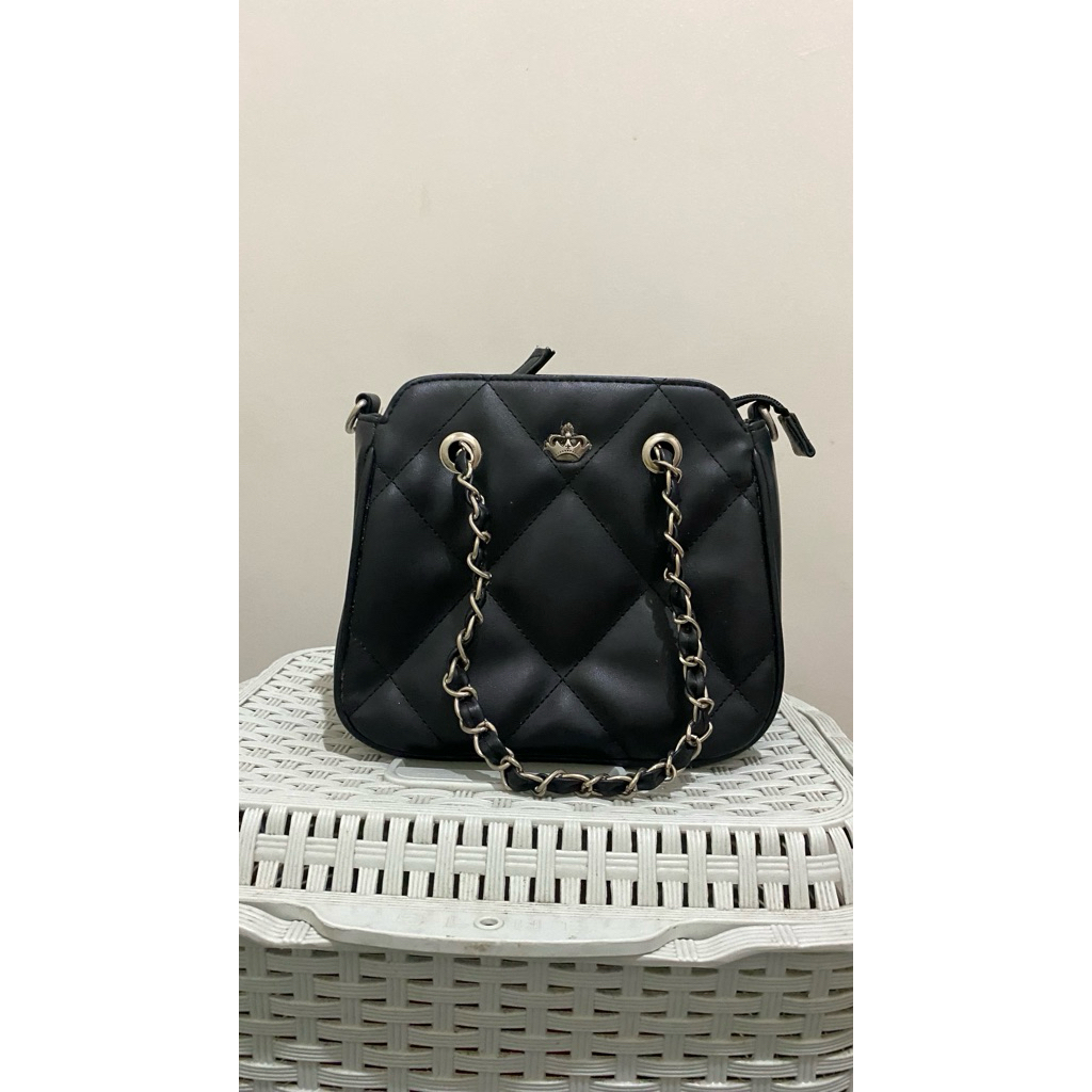Tas Shopee Martin hitam - Preloved