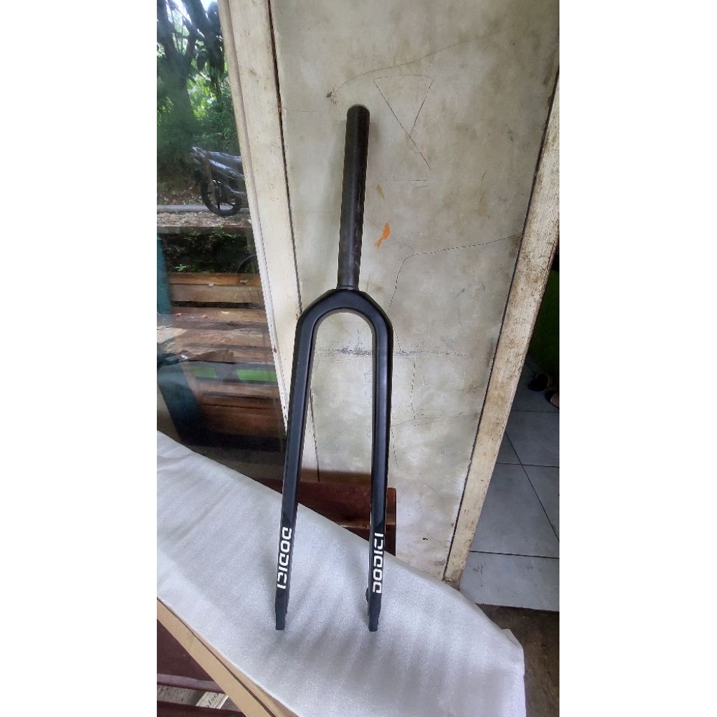 fork sepeda gravel
