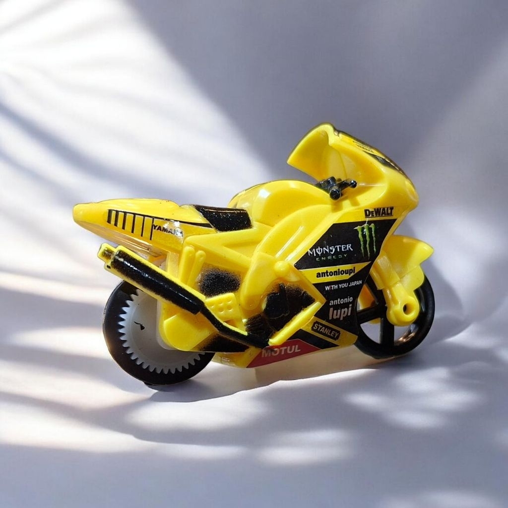 Mainan motor spin go roadwheels