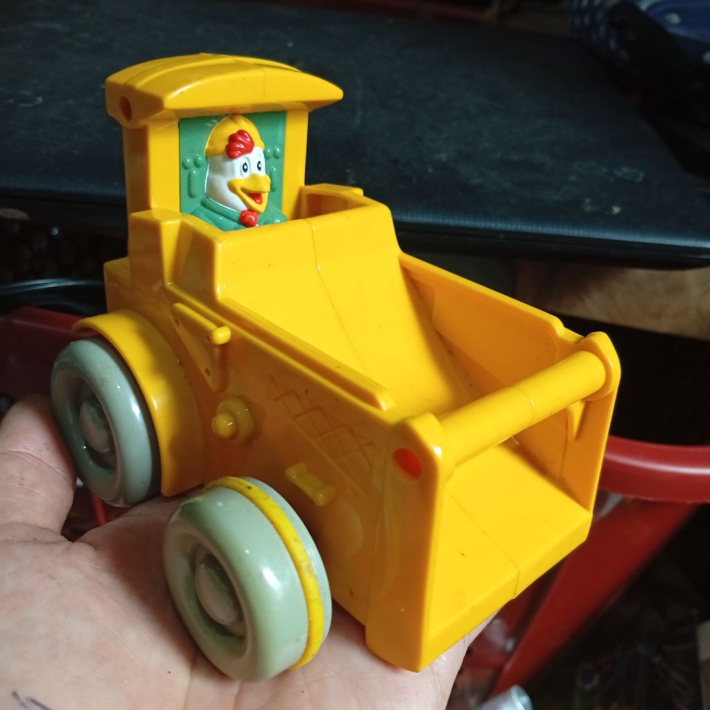 chaki meal toys chaki figure trash car
