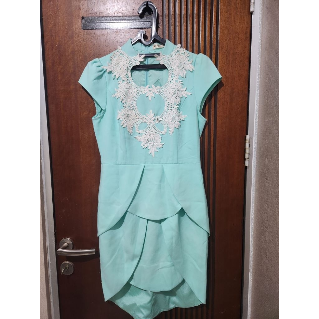 Dress pesta import kerah shanghai merk Coco Kelen warna Hijau mint size M