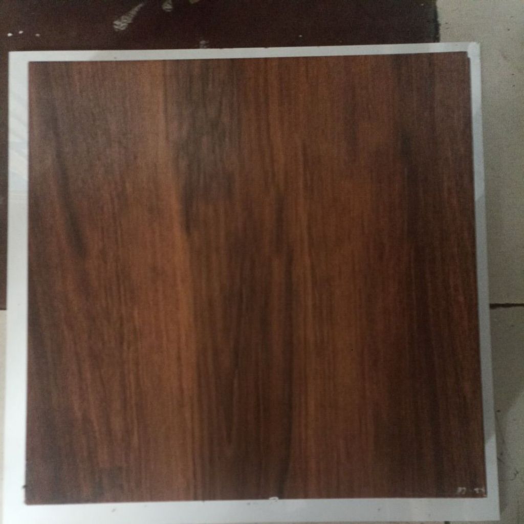 Keramik motif kayu UK 50x50 KIA perara brown