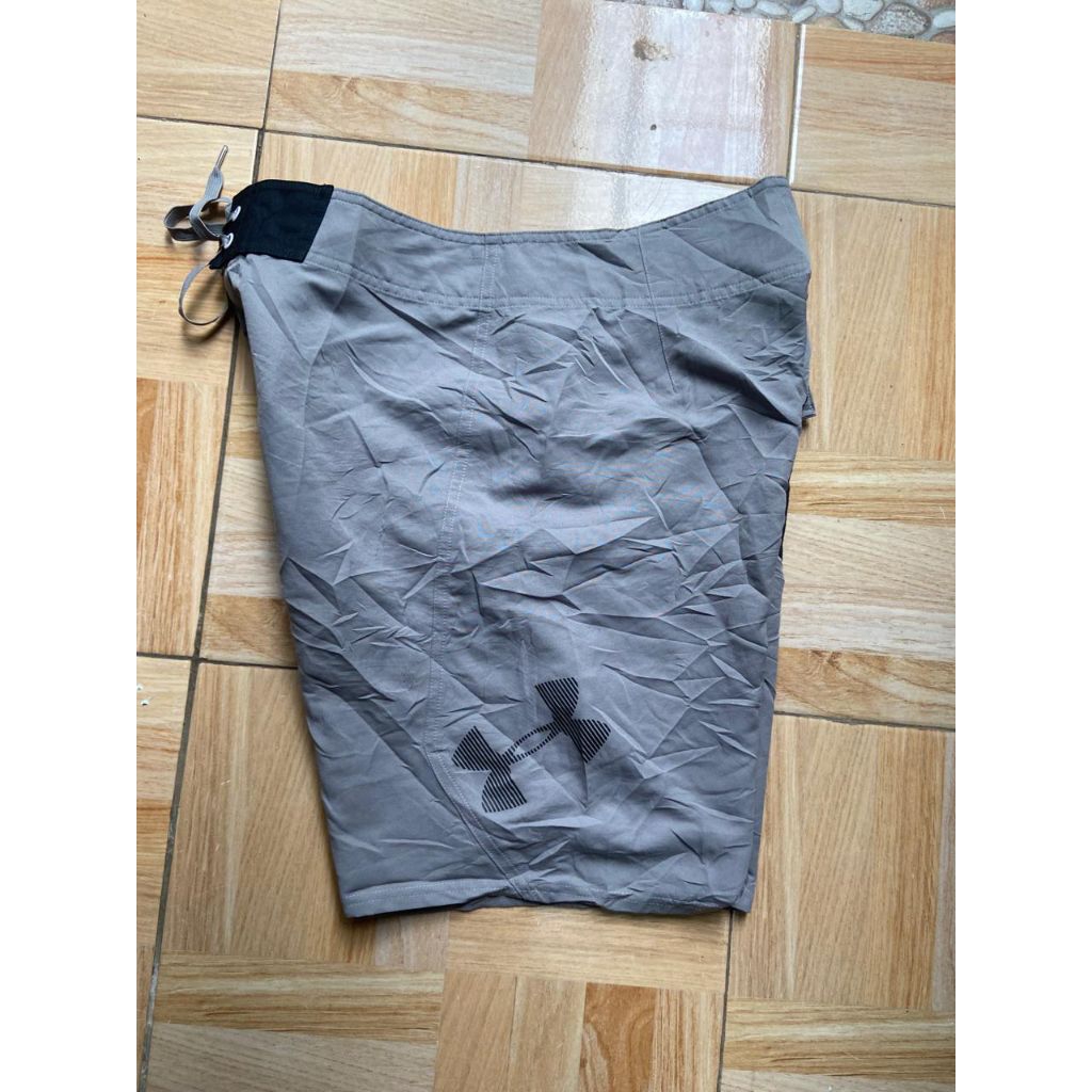 celana boardshort Under armor