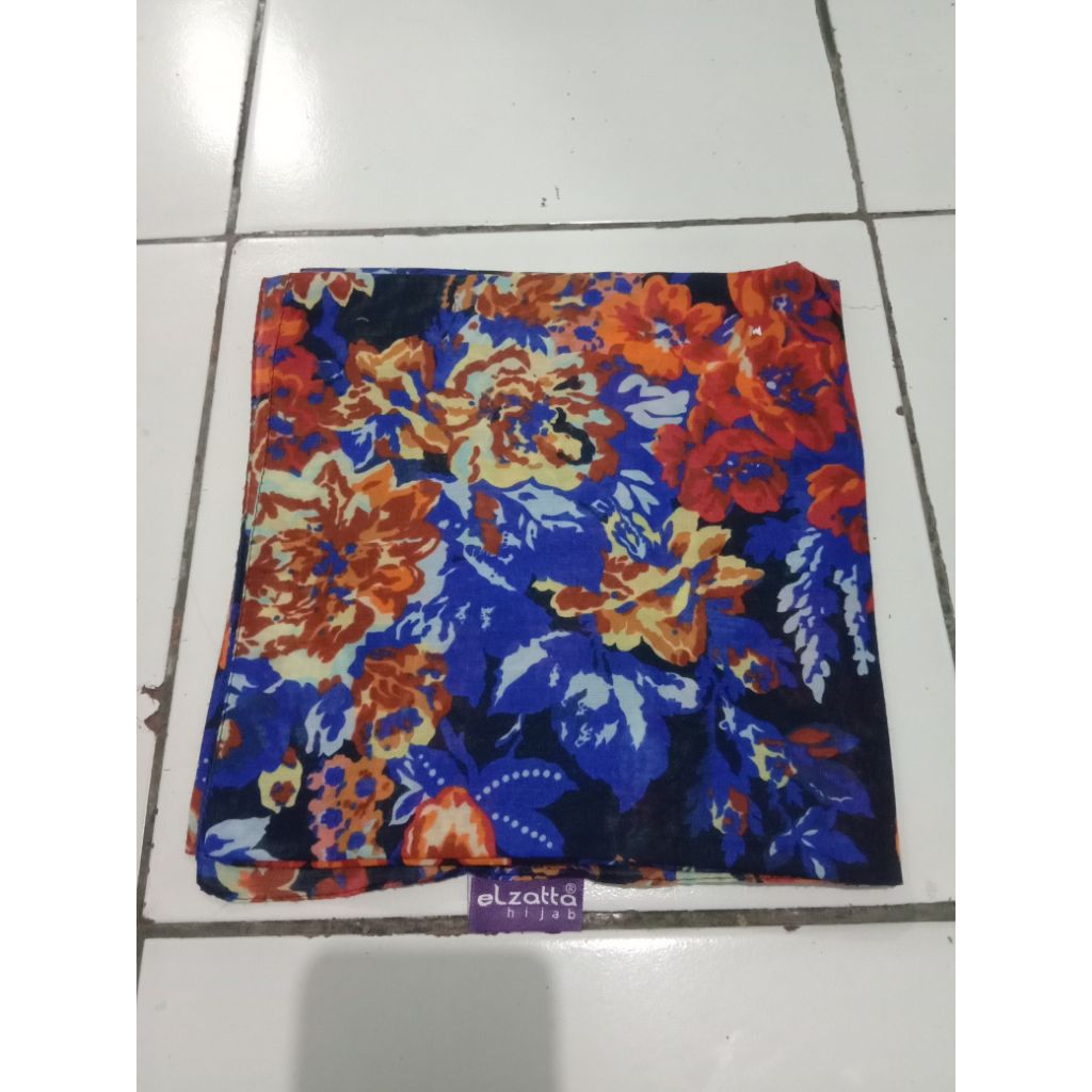 ELZATTA hijab segi empat motif premium