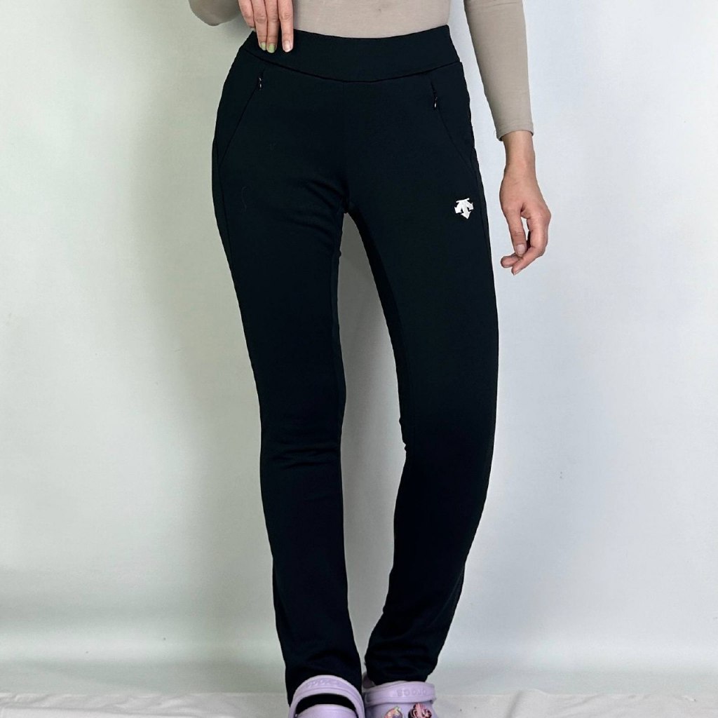 celana wanita Descente size S (28-30) seperti baru 100% original 100426O