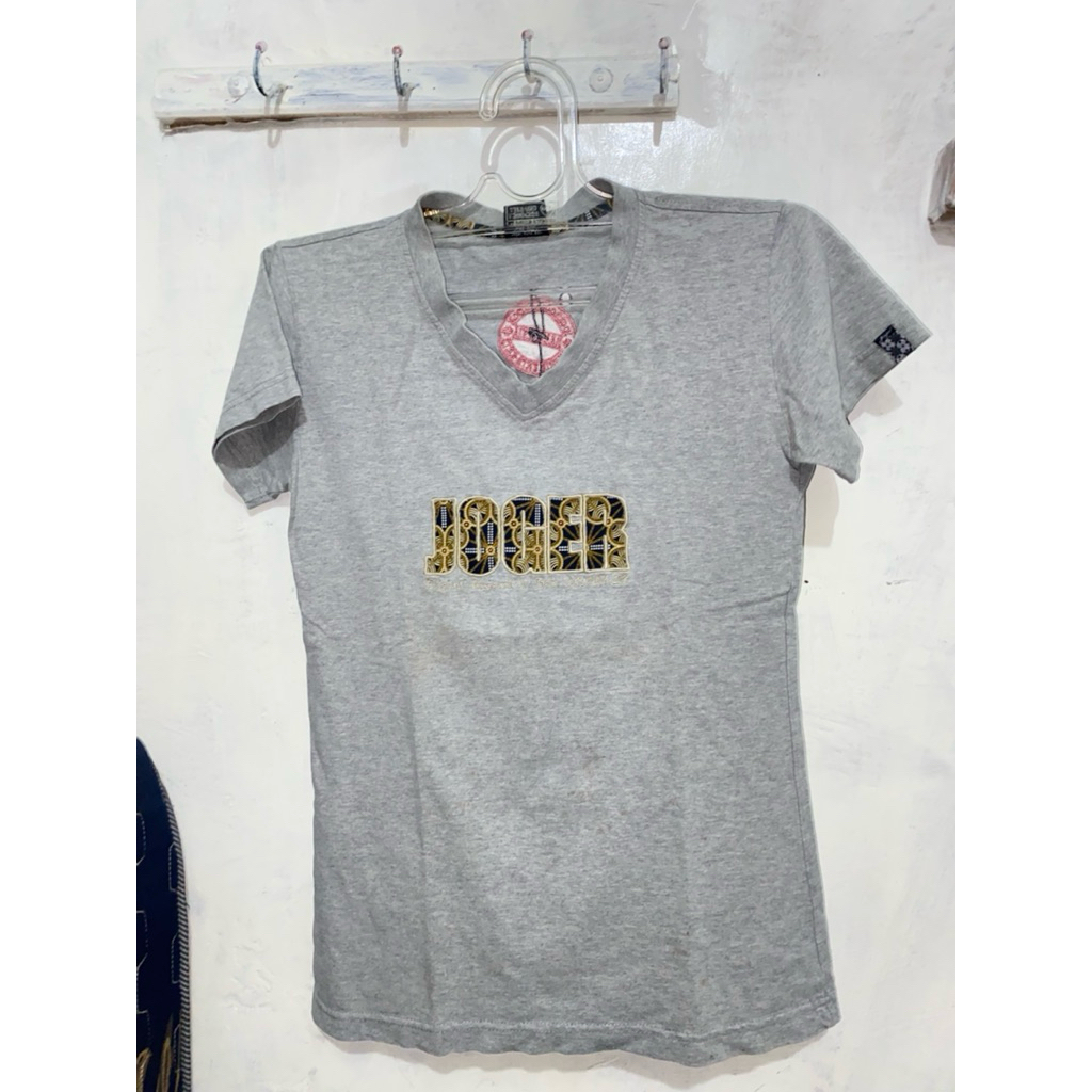 PRELOVED Baju Kaos Joger Large Bali Kaos V Necka