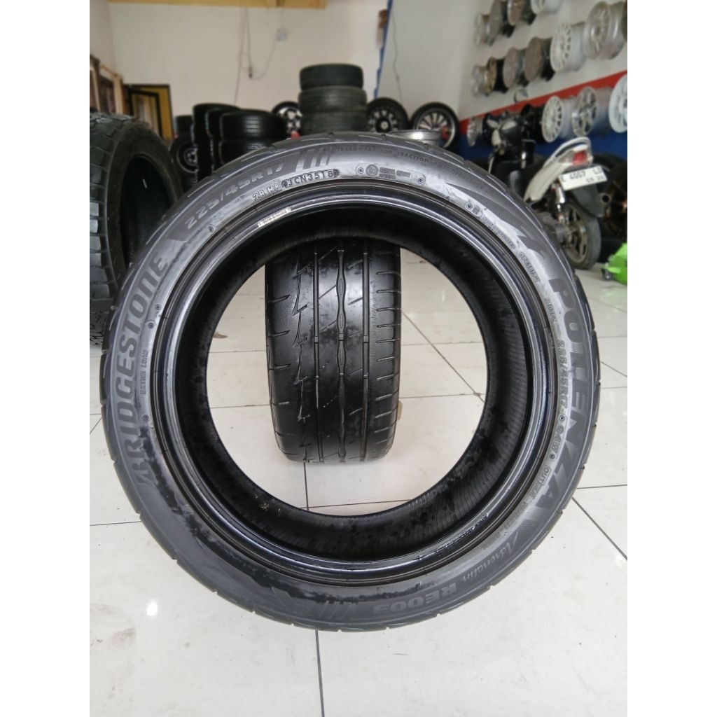 BAN BRIDGESTONE POTENZA 225/45R17