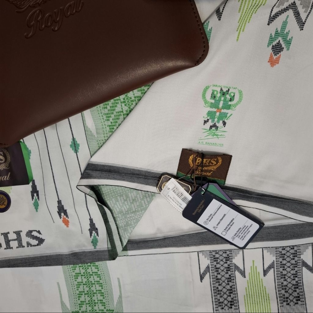 Sarung BHS Royal SGC Gold Kombinasi Putih Hijau Premium Mercerized Songket Timbul Jahitan Tengah ATB