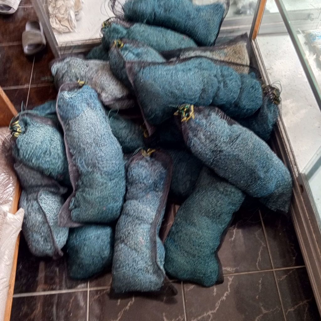 jaring nelayan bahan nilon (bekas nelayan) 1kg, sudah termasuk waring ukuran 25x55cm
