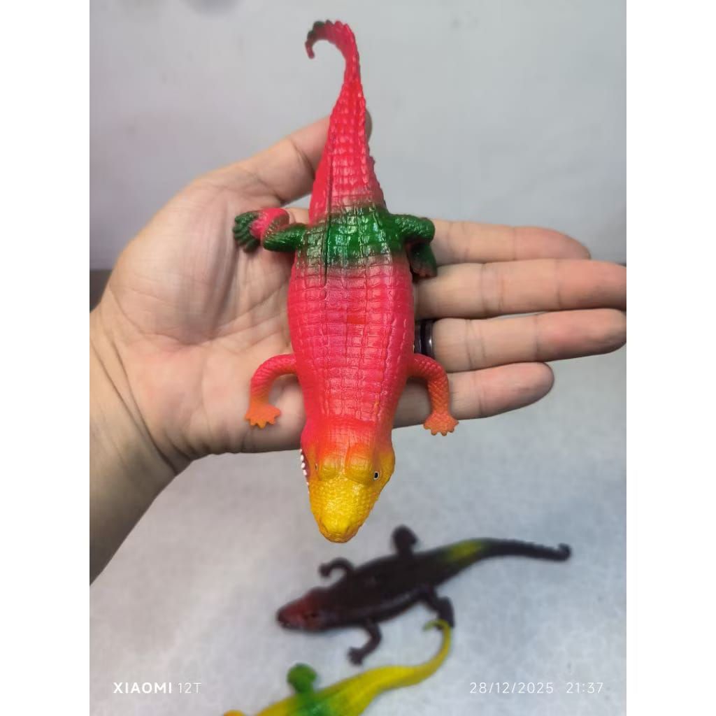 mainan buaya karet buka mulut ukuran 22cm
