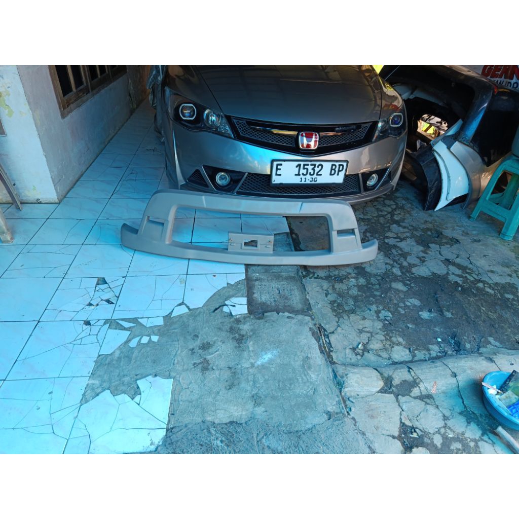 tanduk depan avanza 2010