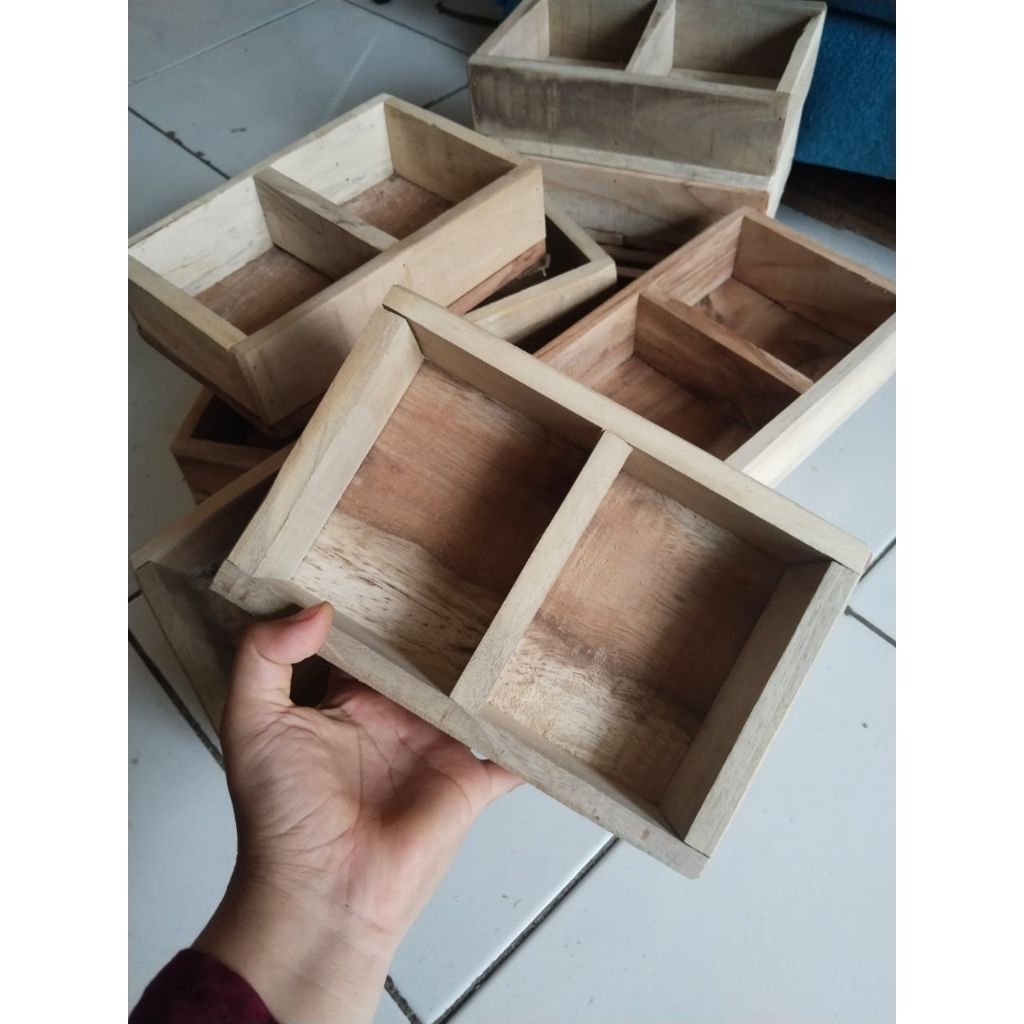 Tempat Pakan merpati / tempat makan burung merpati / tempat pakan burung
