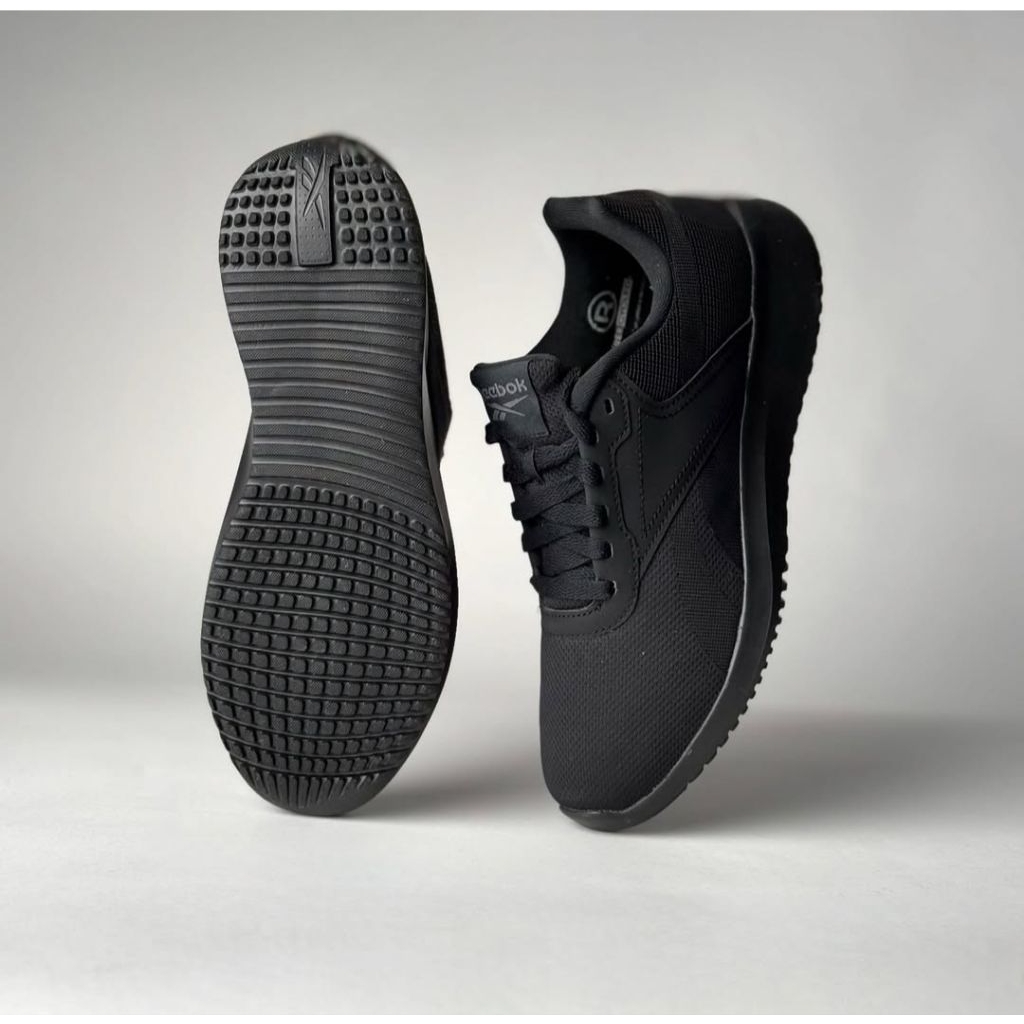 sepatu sekolah dan sepatu kerja hitam polos sport reebok original liquifect