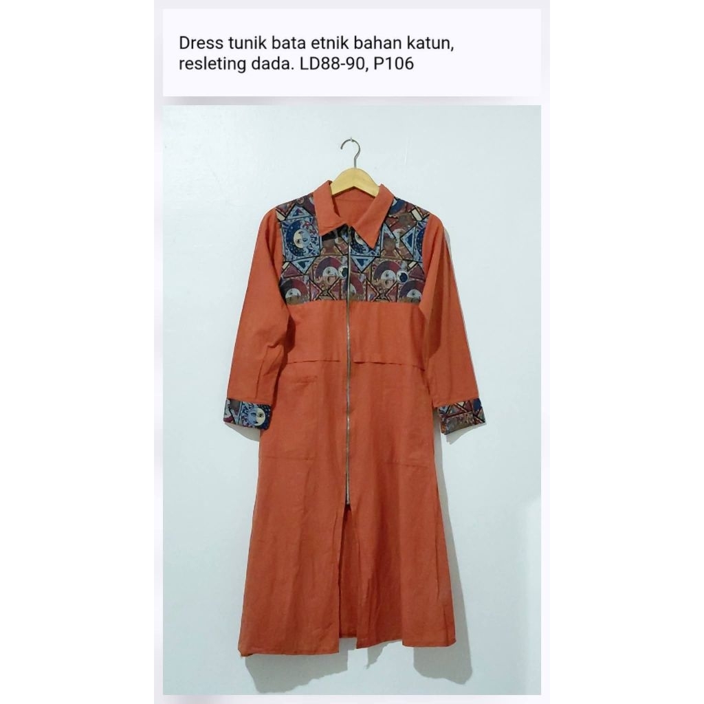 Dress tunik bata etnik bahan katun, resleting dada, belahan di depan bawah pernah dipakai