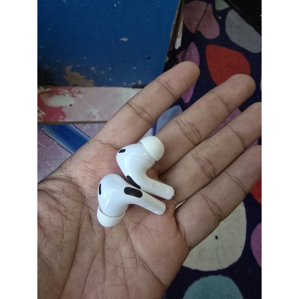 Airpods pro gen 2 second bekas bonus case spigen