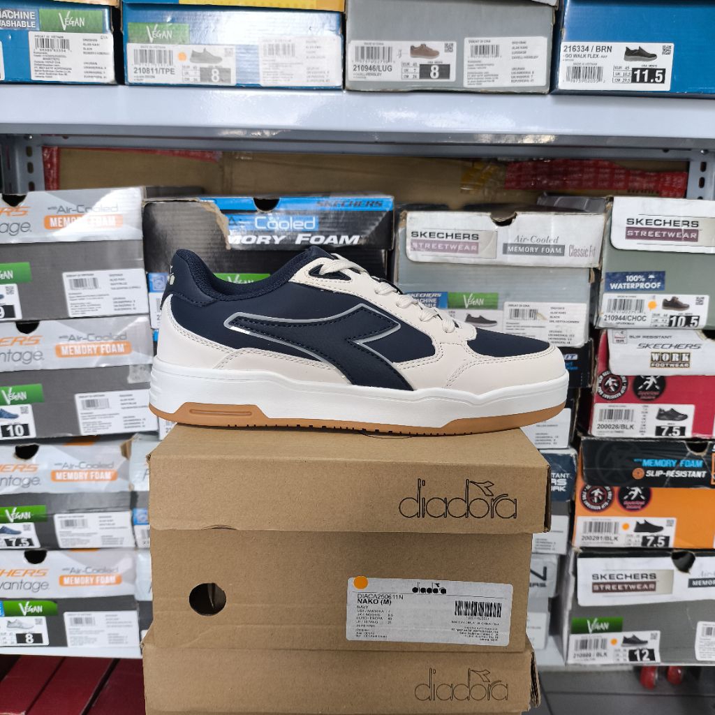 Sepatu Diadora Nako Sneakers Shoes - Navy/Cream