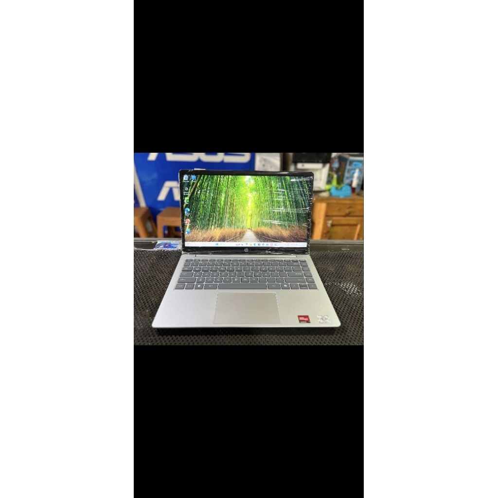 Laptop HP 14-em0196AU AMD Athlon silver 7120U