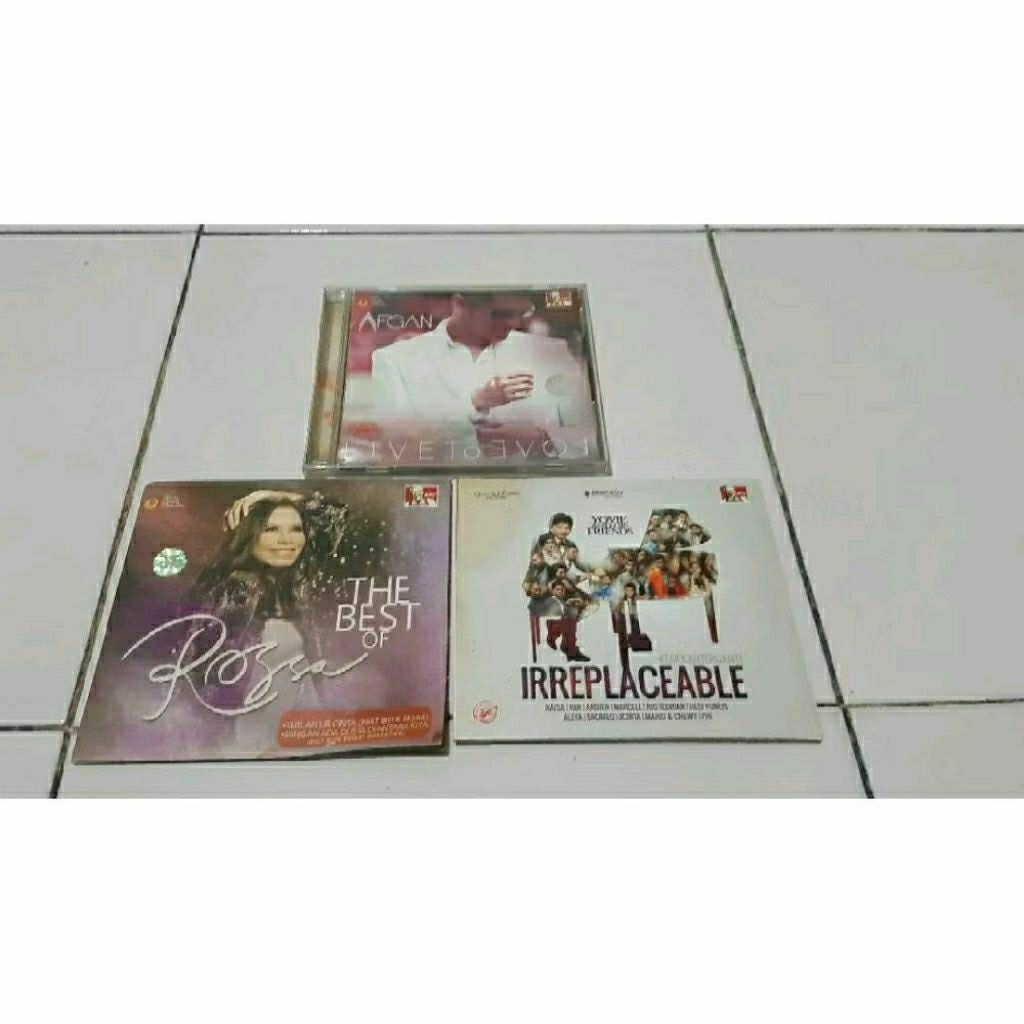 Vcd lagu / musik mp4 2012 dari kfc rossa, afgan, yovie and his friends