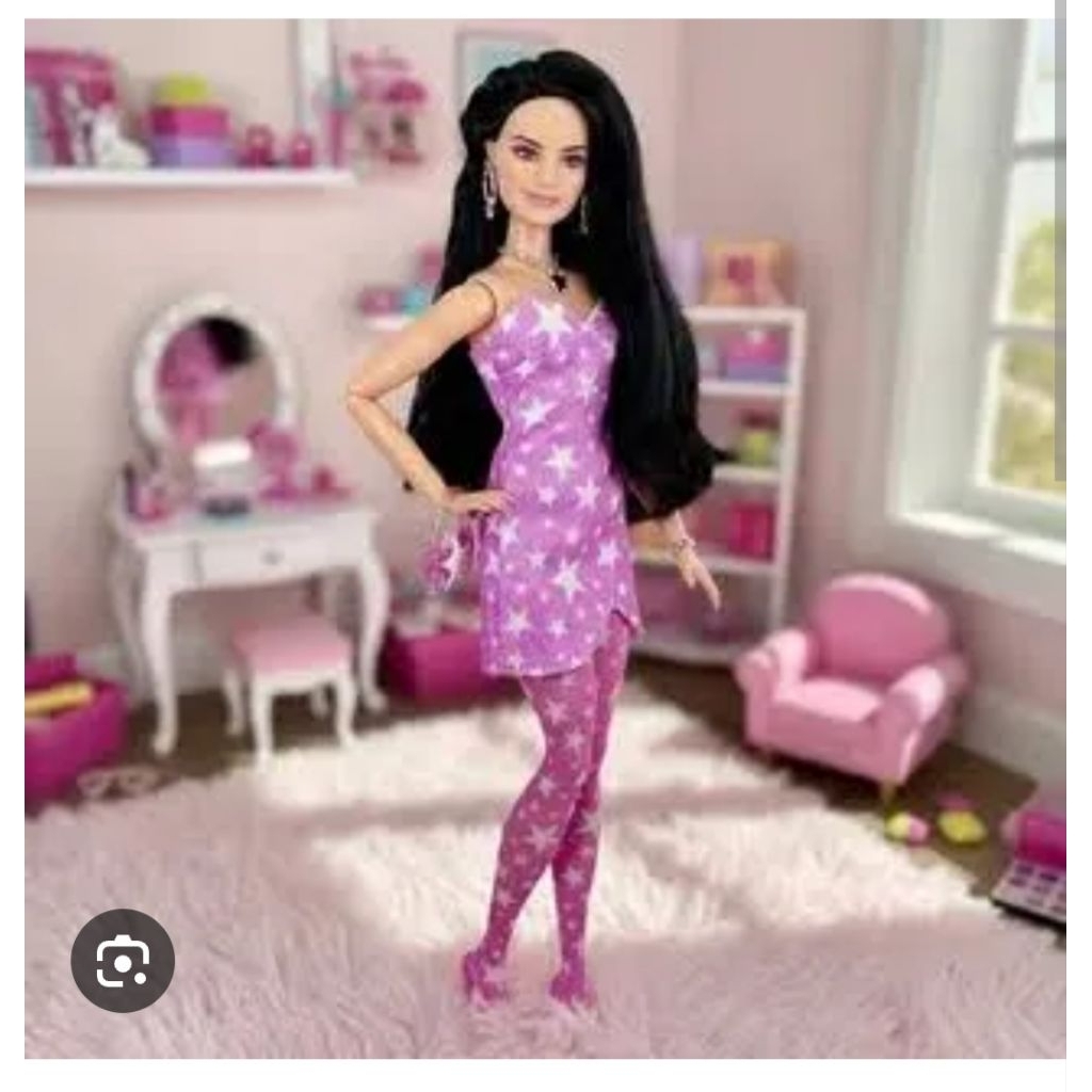 Barbie Deluxe Style Fashion Doll Raquelle rare finds