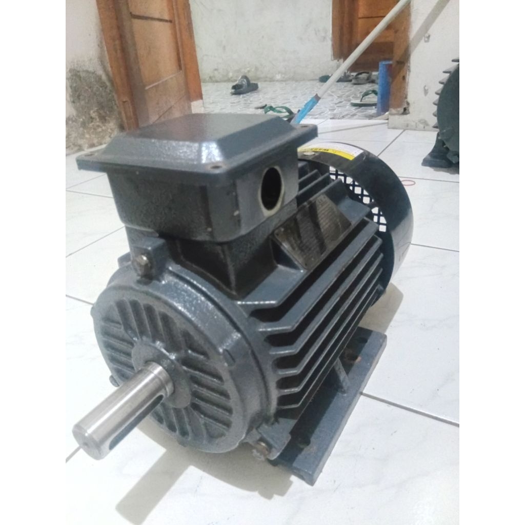 3HP 2800 3 PHASE DINAMO PENGGERAK LISTRIK AC 220 V - 380 V