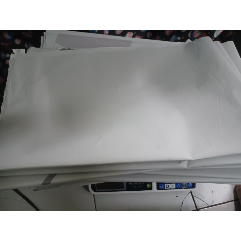 kertas bekas sablon bahan koran,serap air harga per kg