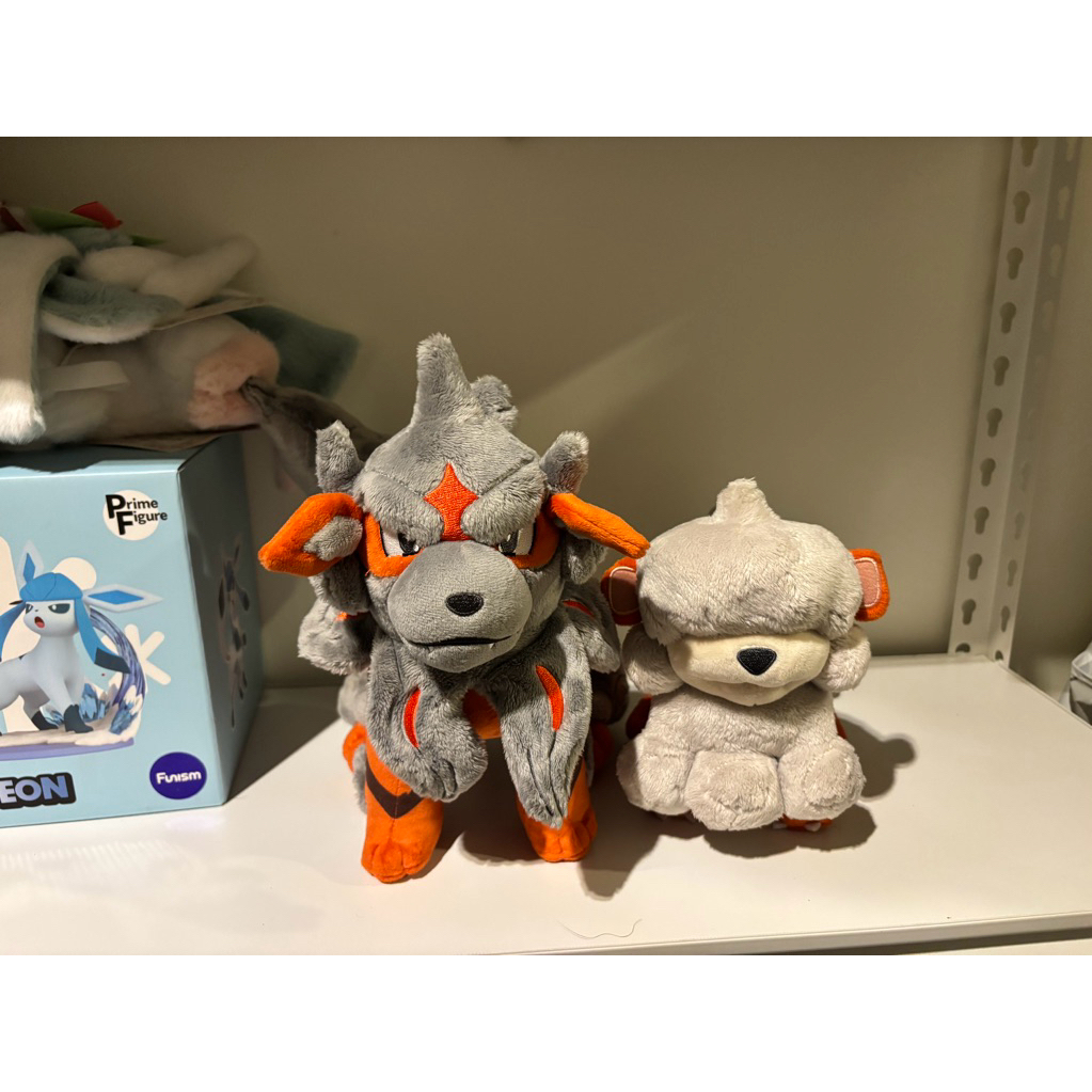 Boneka Hisuian Arcanine dan Growlithe Pokemon Center Plush