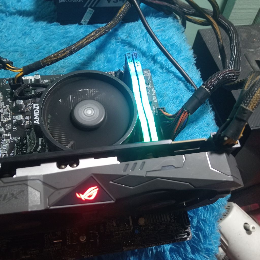 VGA ROG STRIX RX 570 4GB 256BIT DDR5 mulus SEGEL ori