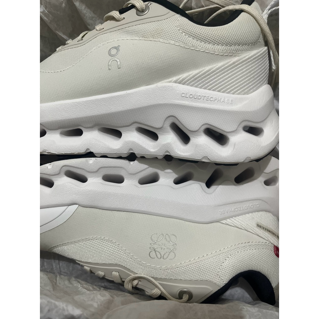 on cloud x loewe all white