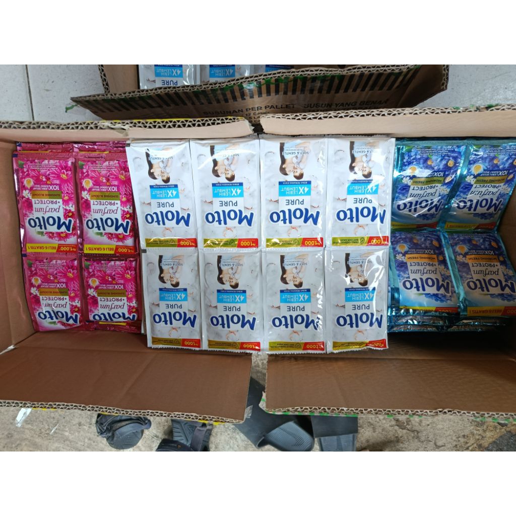 Molto Pewangi Pakaian 1000 1 Renceng 6+1 Sachet