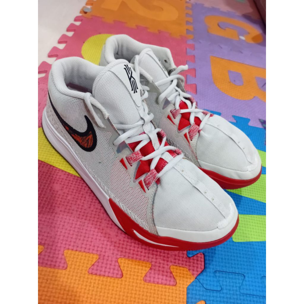 nike Kyrie flytrap 6 EP size 42