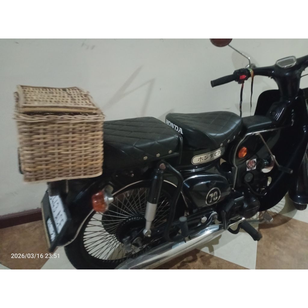 Motor Preloved Antique pegangan Pribadi Yamaha L2G tahun 1974 100 cc Warna Biru Langit, surat-surat 