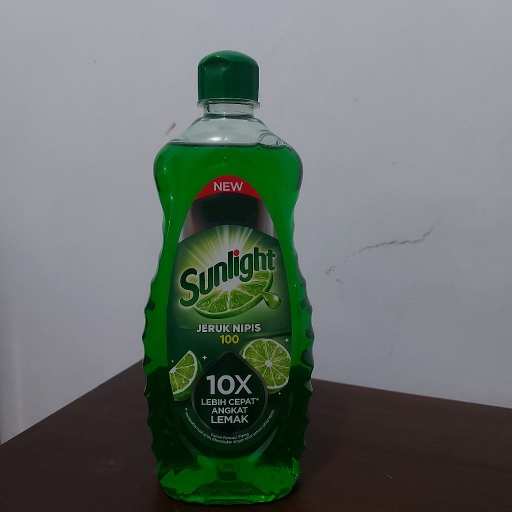 Sabun Cuxi Piring Sunlight Jeruk Nipis 100 Kemasan Botol 675gr