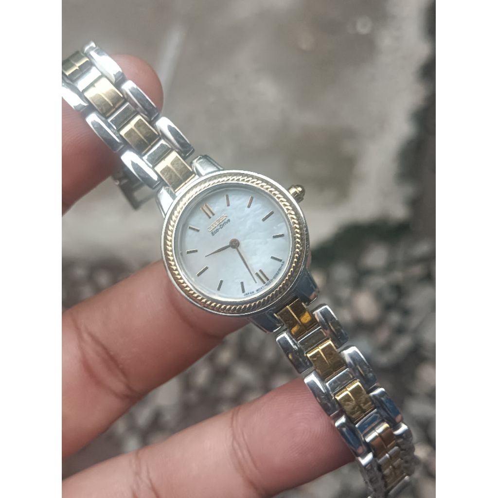 Jam Tangan Wanita Citizen Eco-Drive 8023-5053070