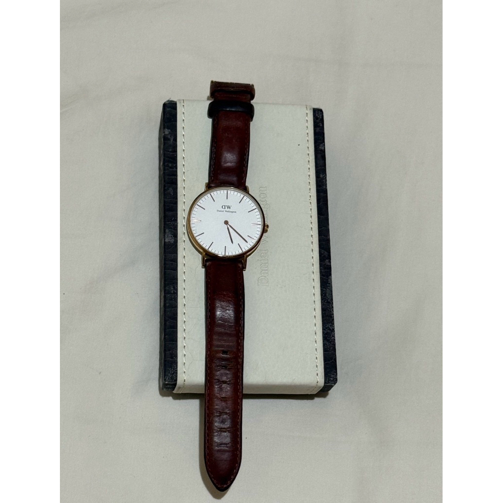 Daniel Wellington watch rose gold brown